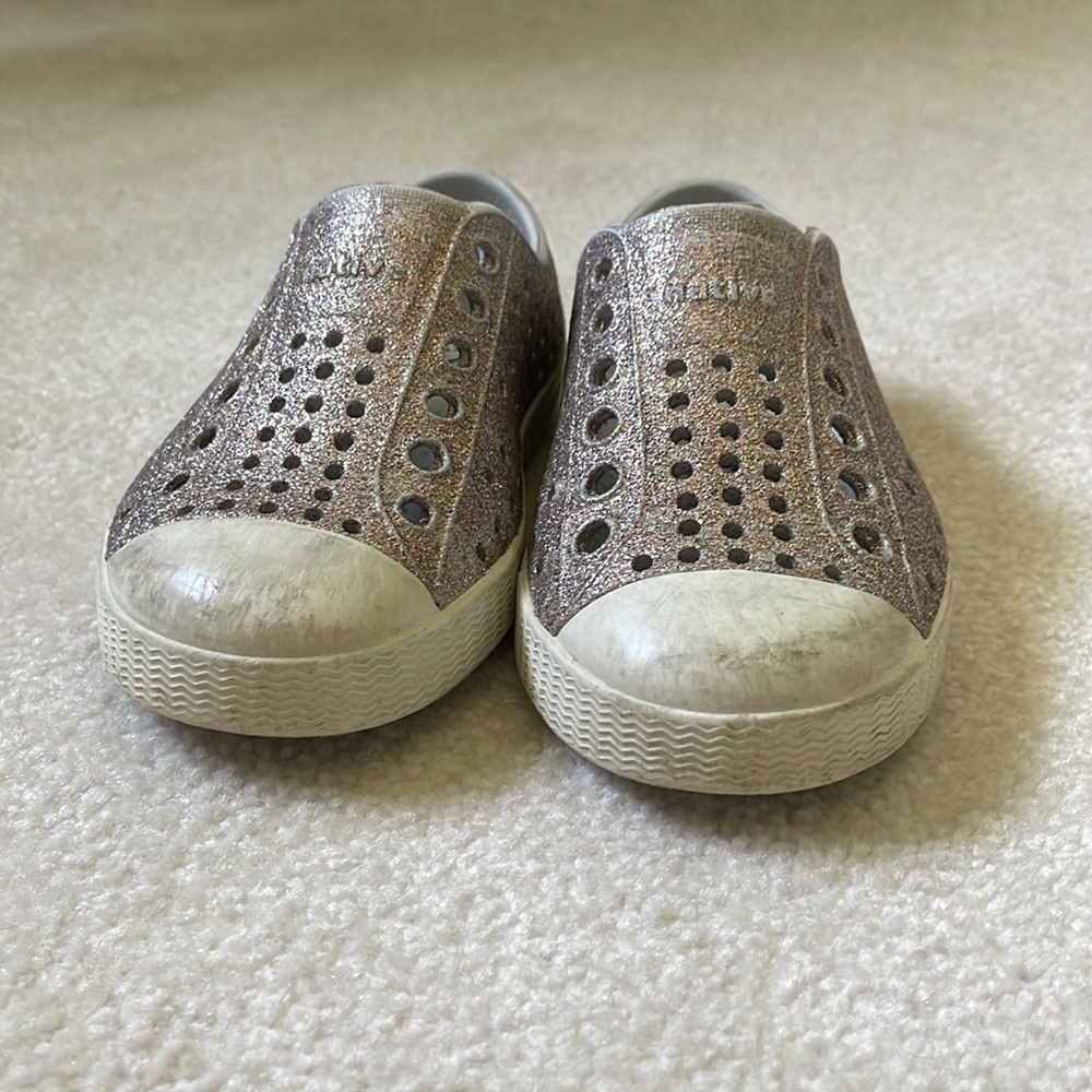 Natives- size 6 silver glitter